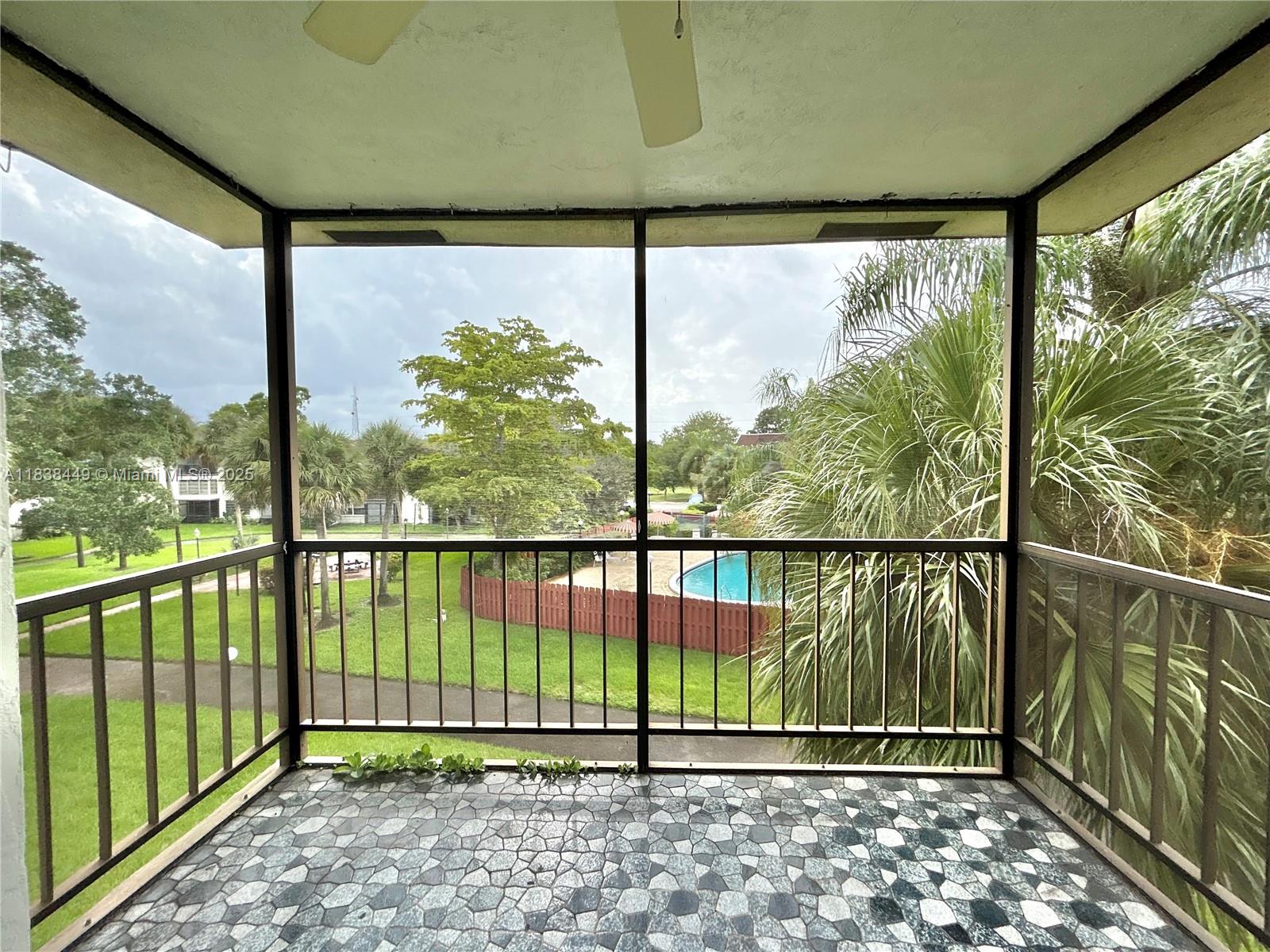 7480 NW 17th St 305