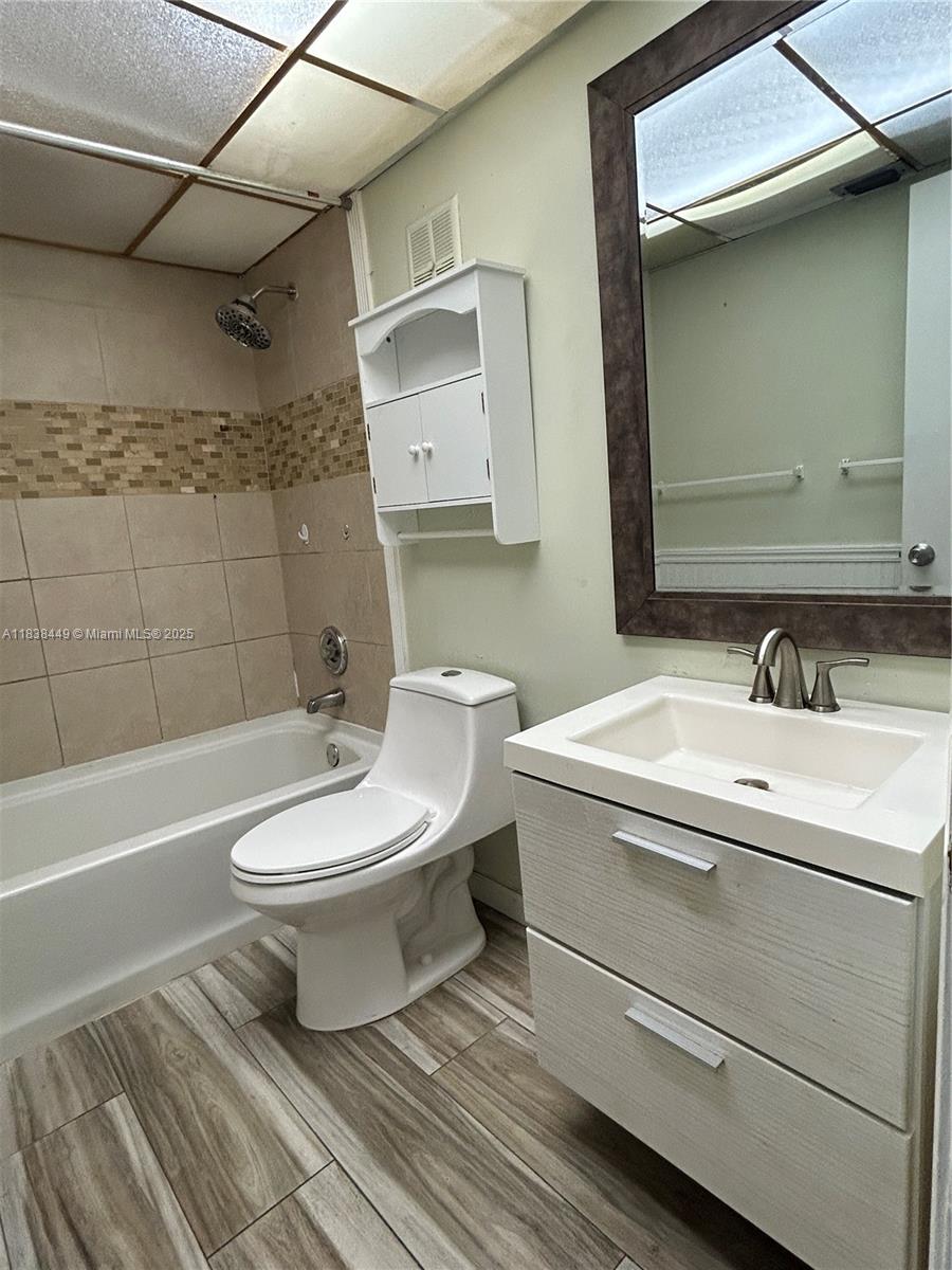 OMEGA CONDO NO 7 - Residential