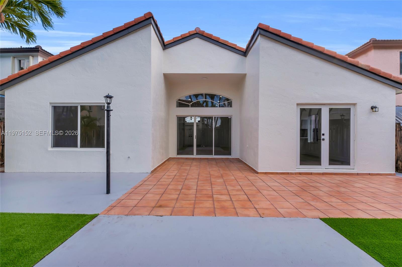 SUNSET LAKES ESTATES 1ST - Residential