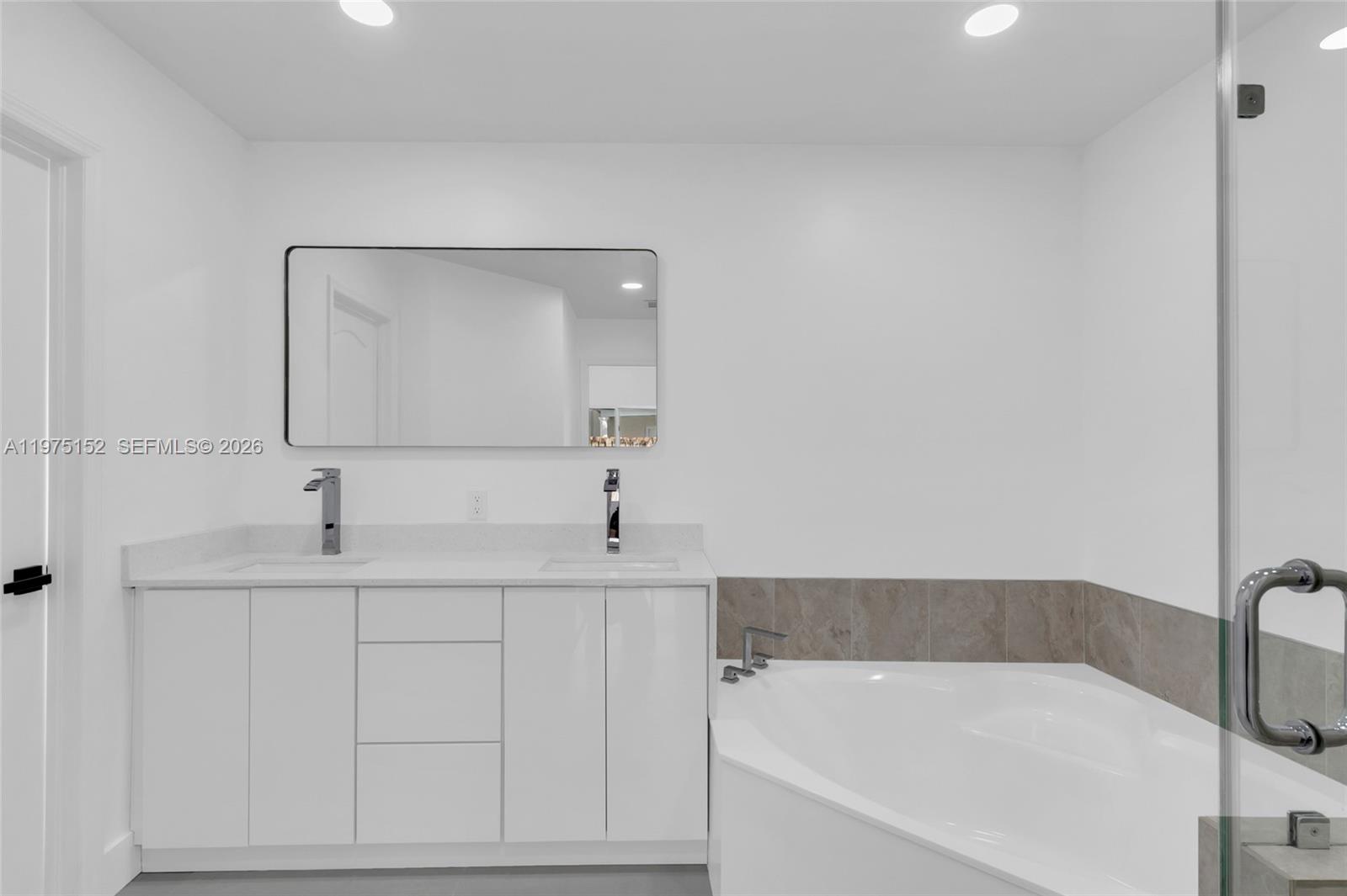 SUNSET LAKES ESTATES 1ST - Residential