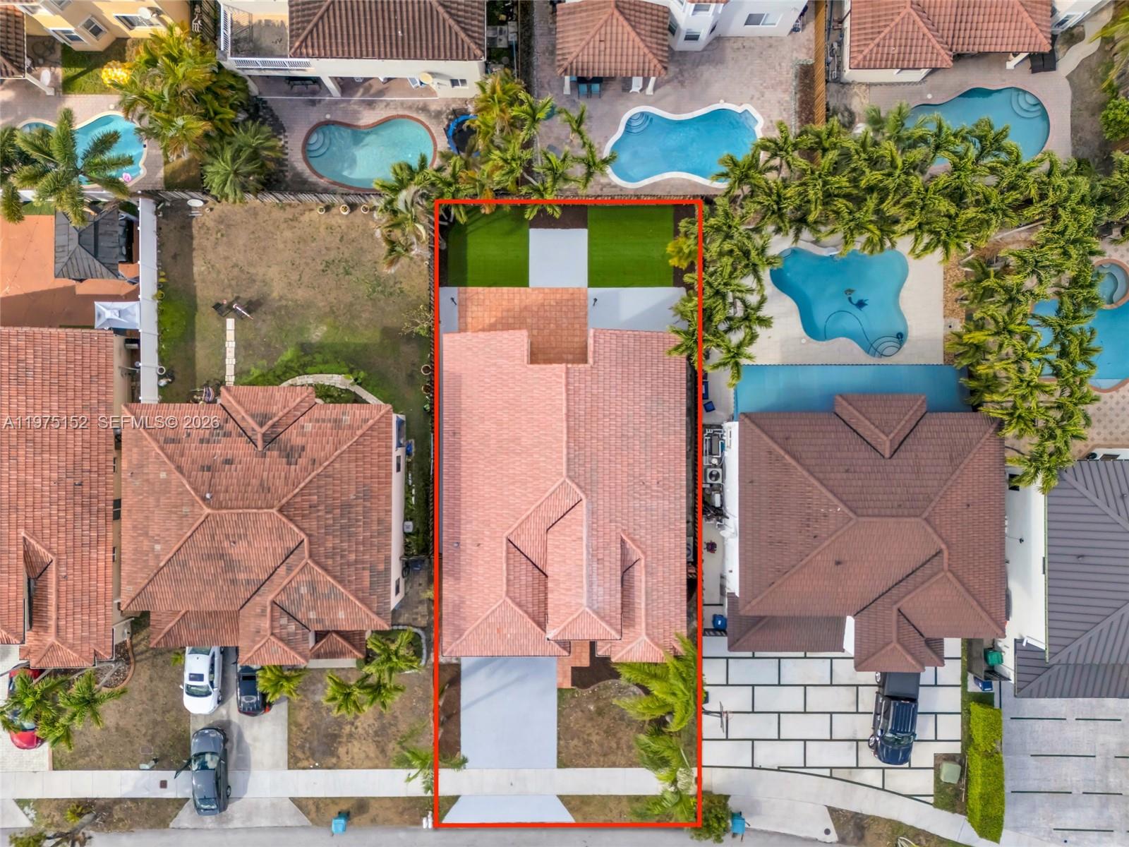 SUNSET LAKES ESTATES 1ST - Residential