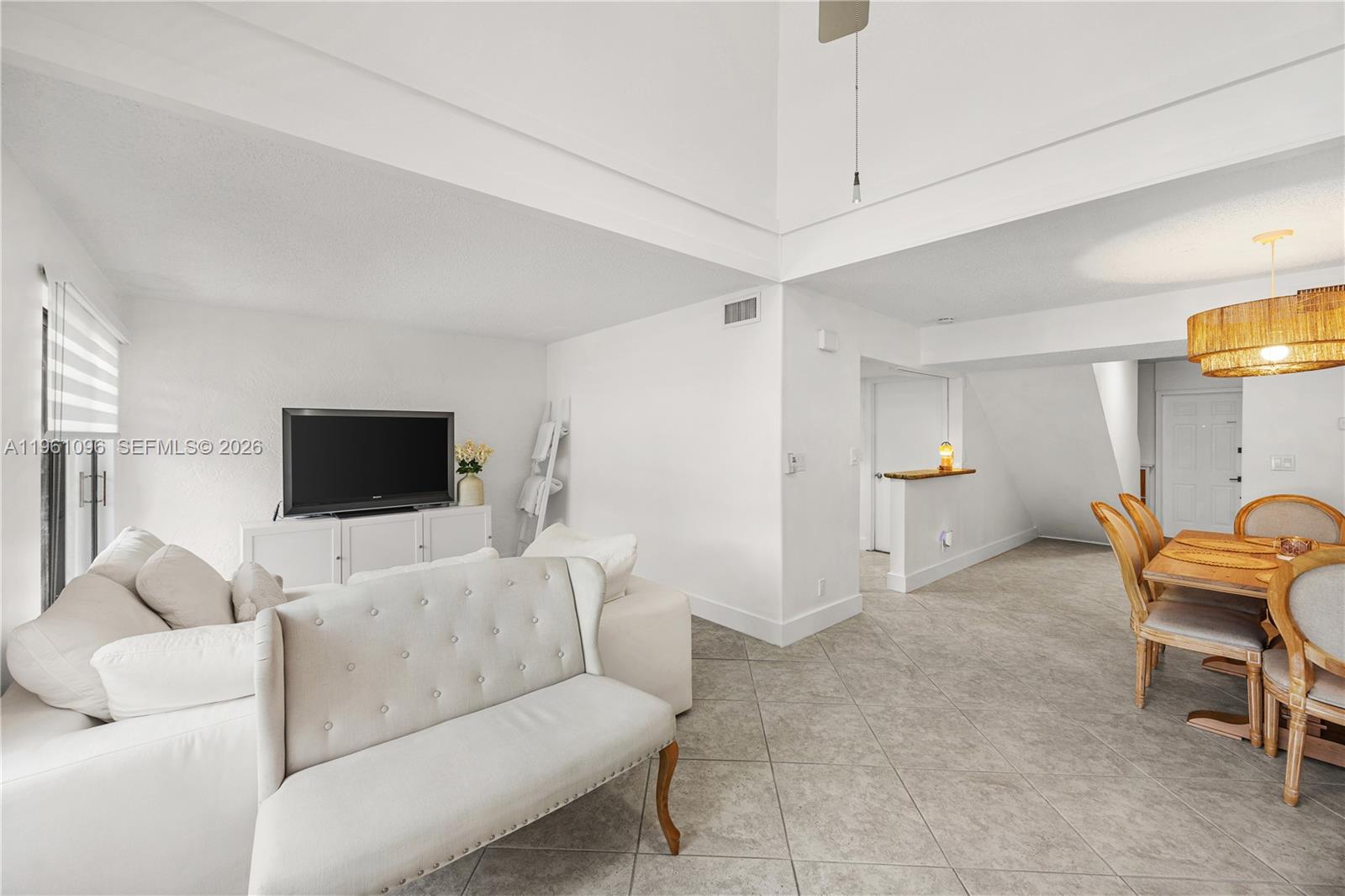 COLONIAL LAKES VILLAS - Residential