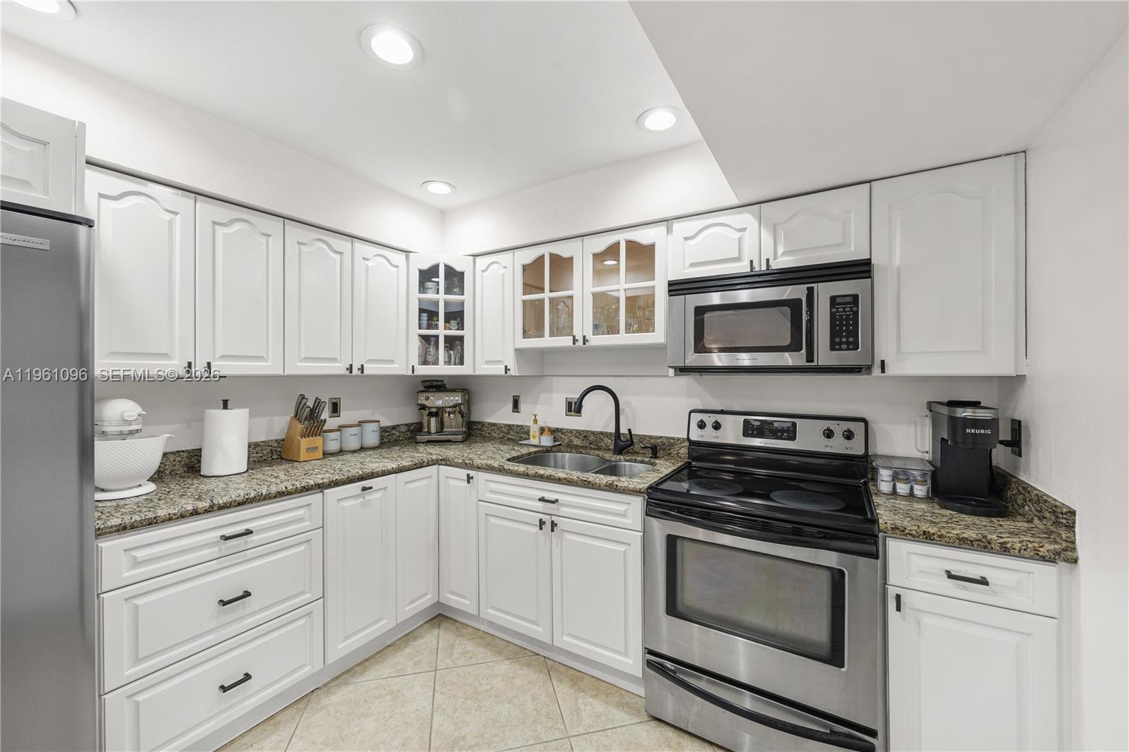 COLONIAL LAKES VILLAS - Residential