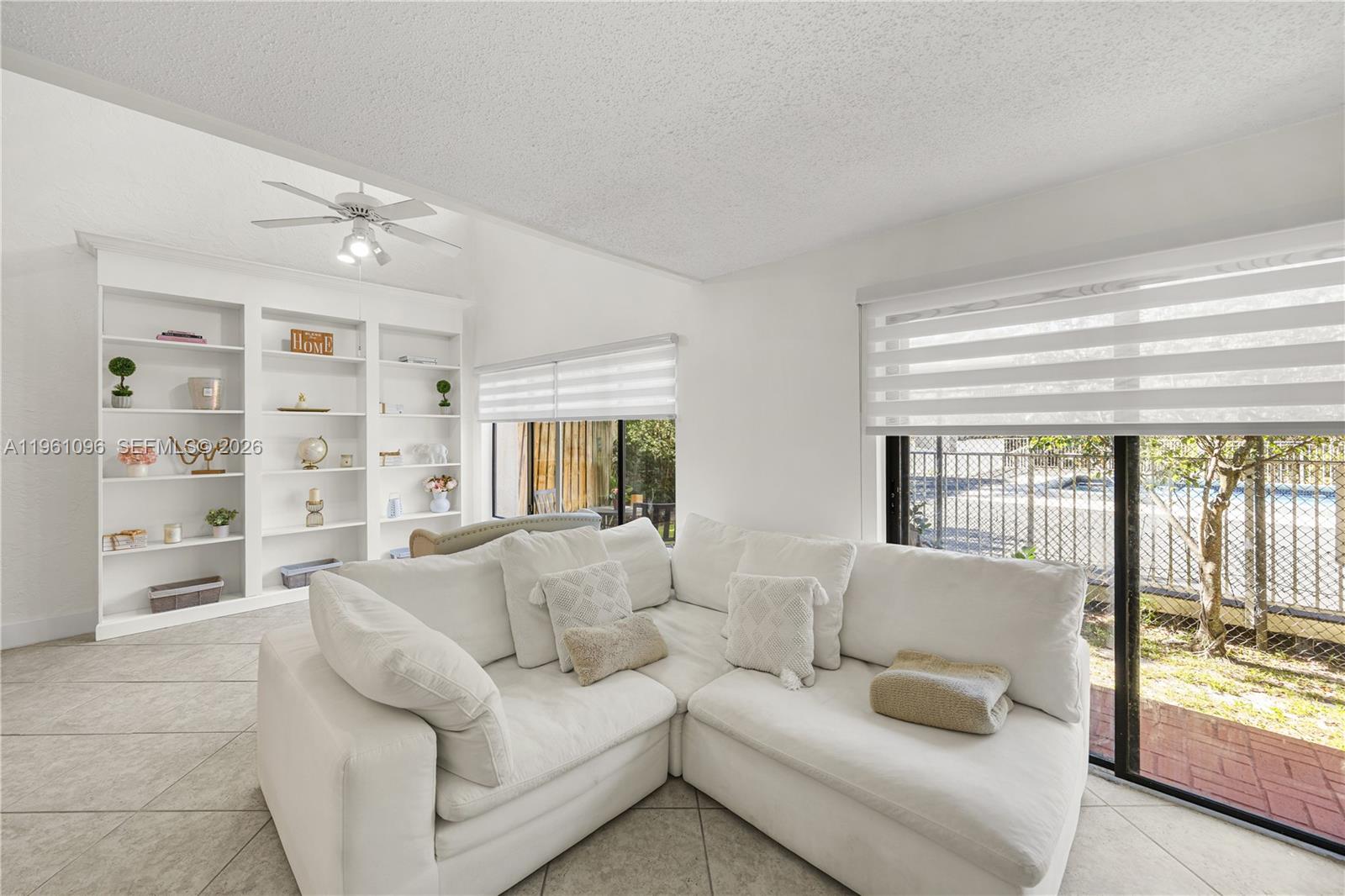 COLONIAL LAKES VILLAS - Residential