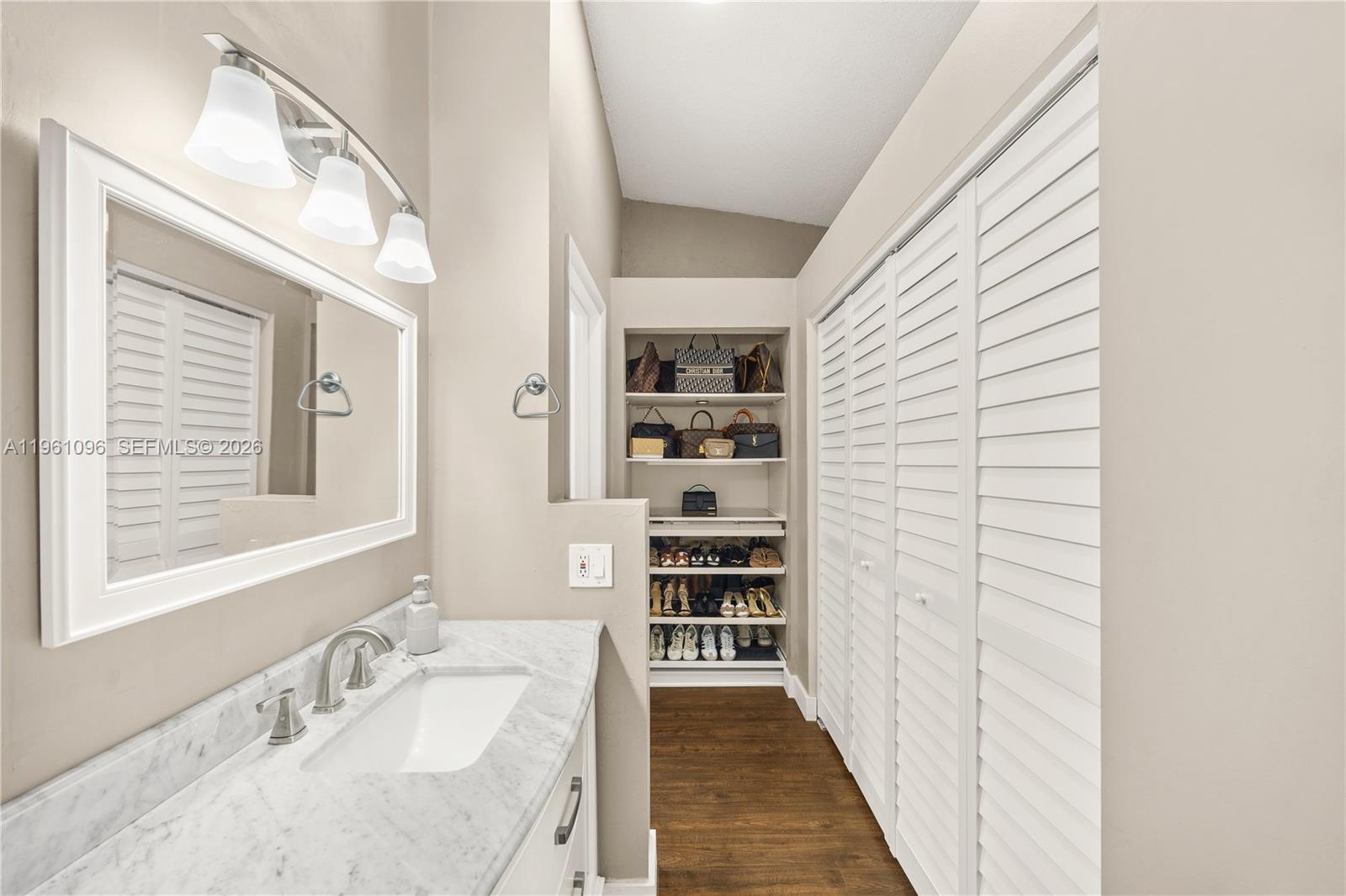 COLONIAL LAKES VILLAS - Residential