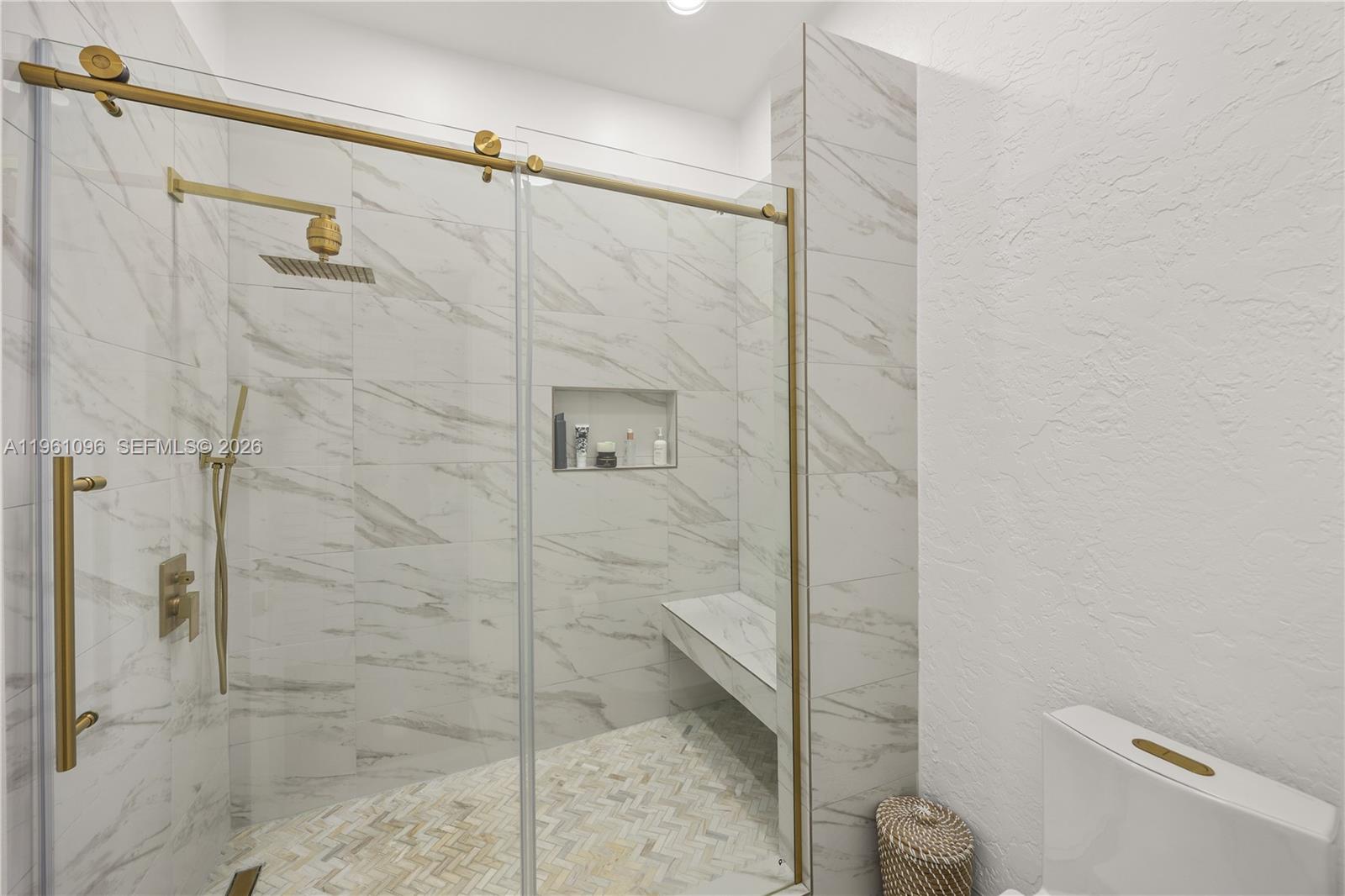 COLONIAL LAKES VILLAS - Residential