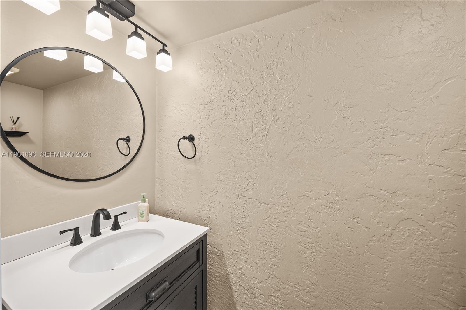 COLONIAL LAKES VILLAS - Residential