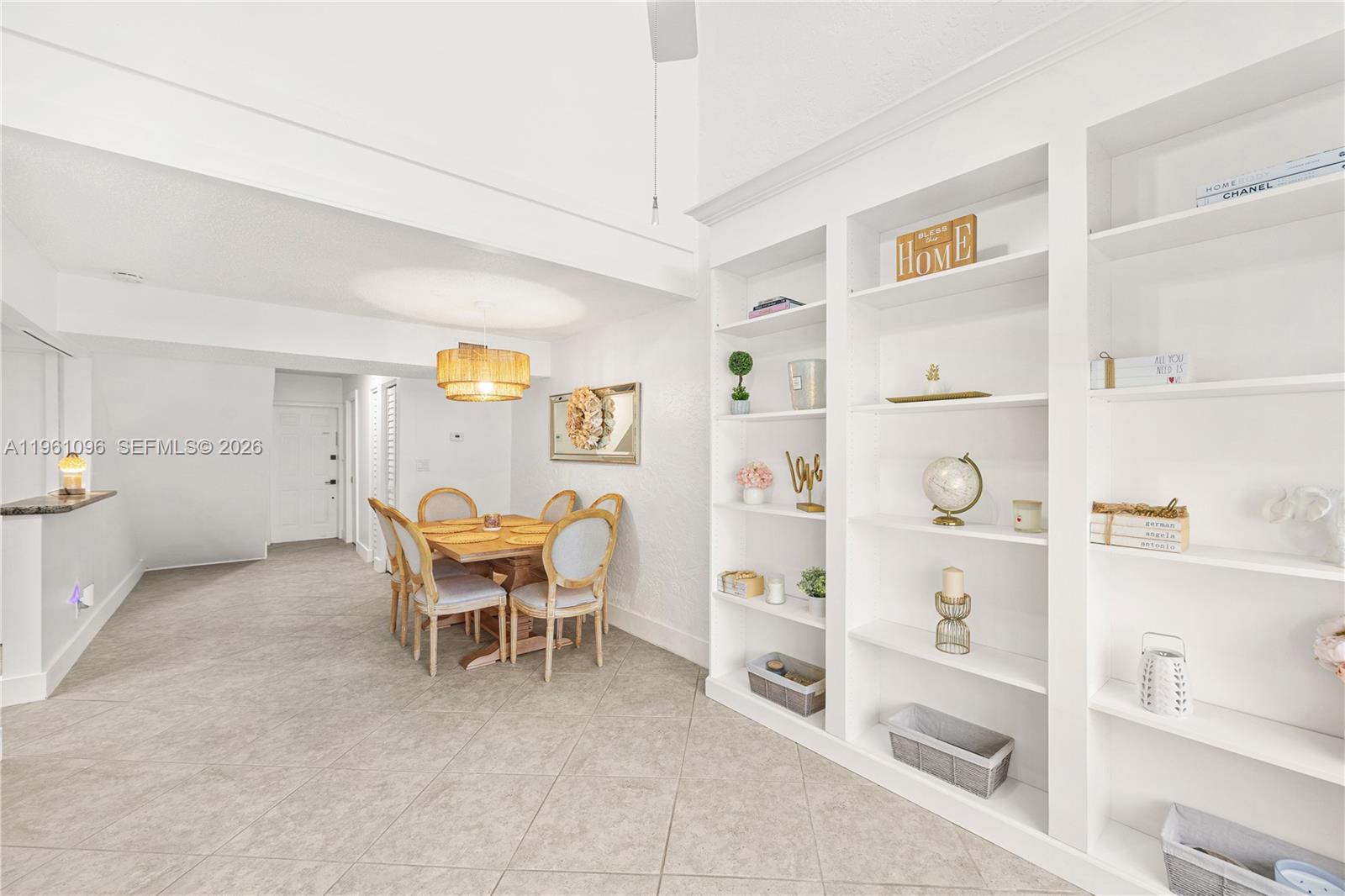 COLONIAL LAKES VILLAS - Residential