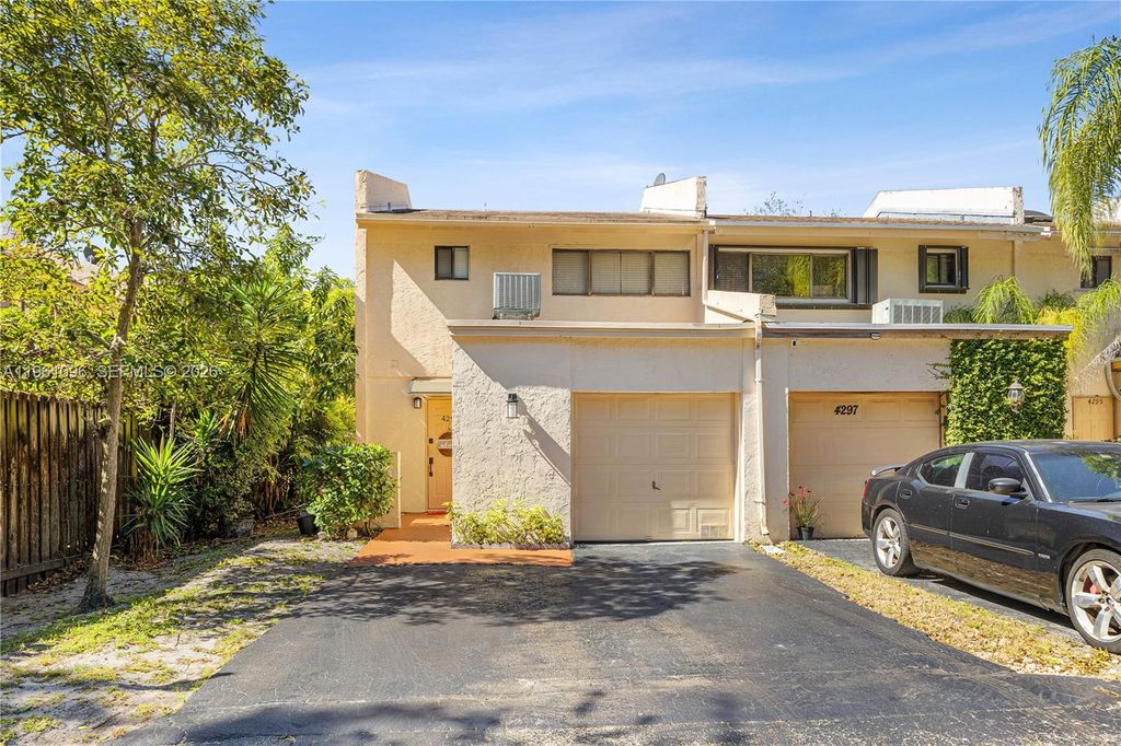 Photo of 4299 N 76th Ave, Davie, FL 33024 (MLS # A11961096)