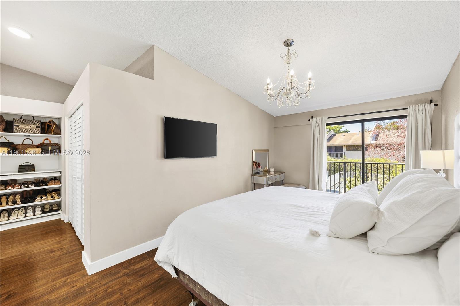 COLONIAL LAKES VILLAS - Residential