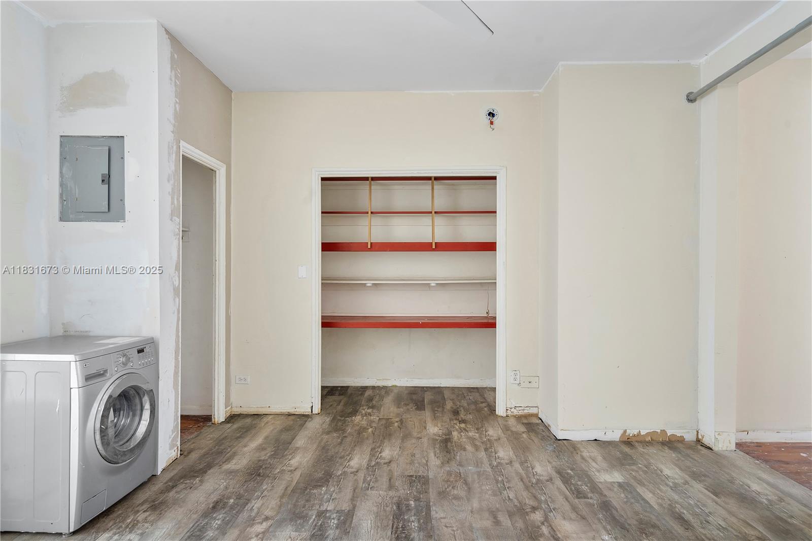 THE LORENA CONDO - Residential