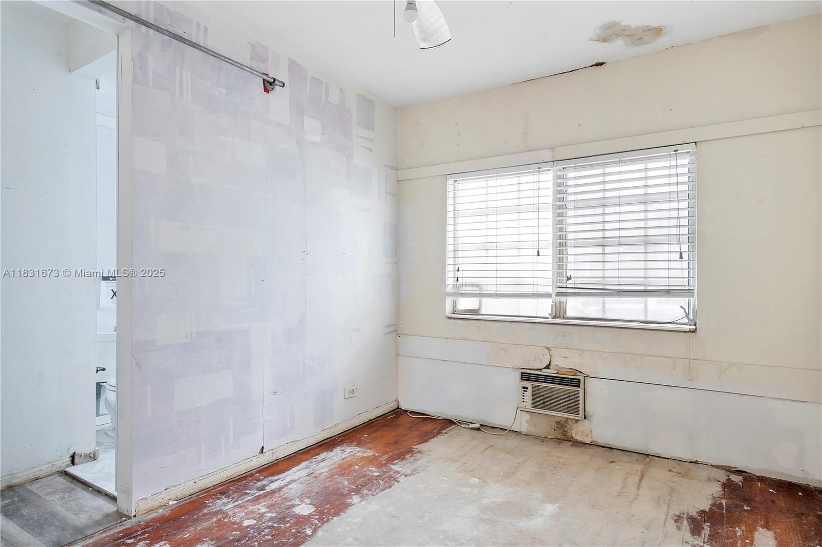 THE LORENA CONDO - Residential