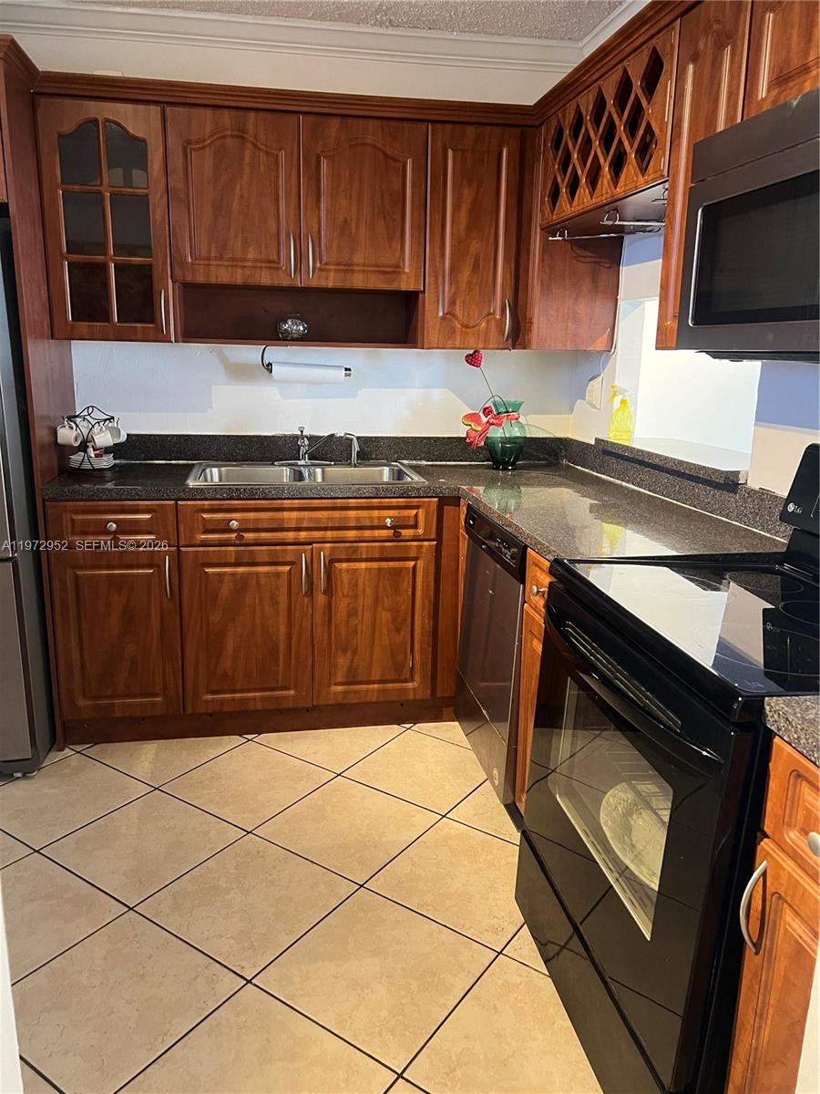 SEVENTH MOORINGS CONDOMIN - Residential