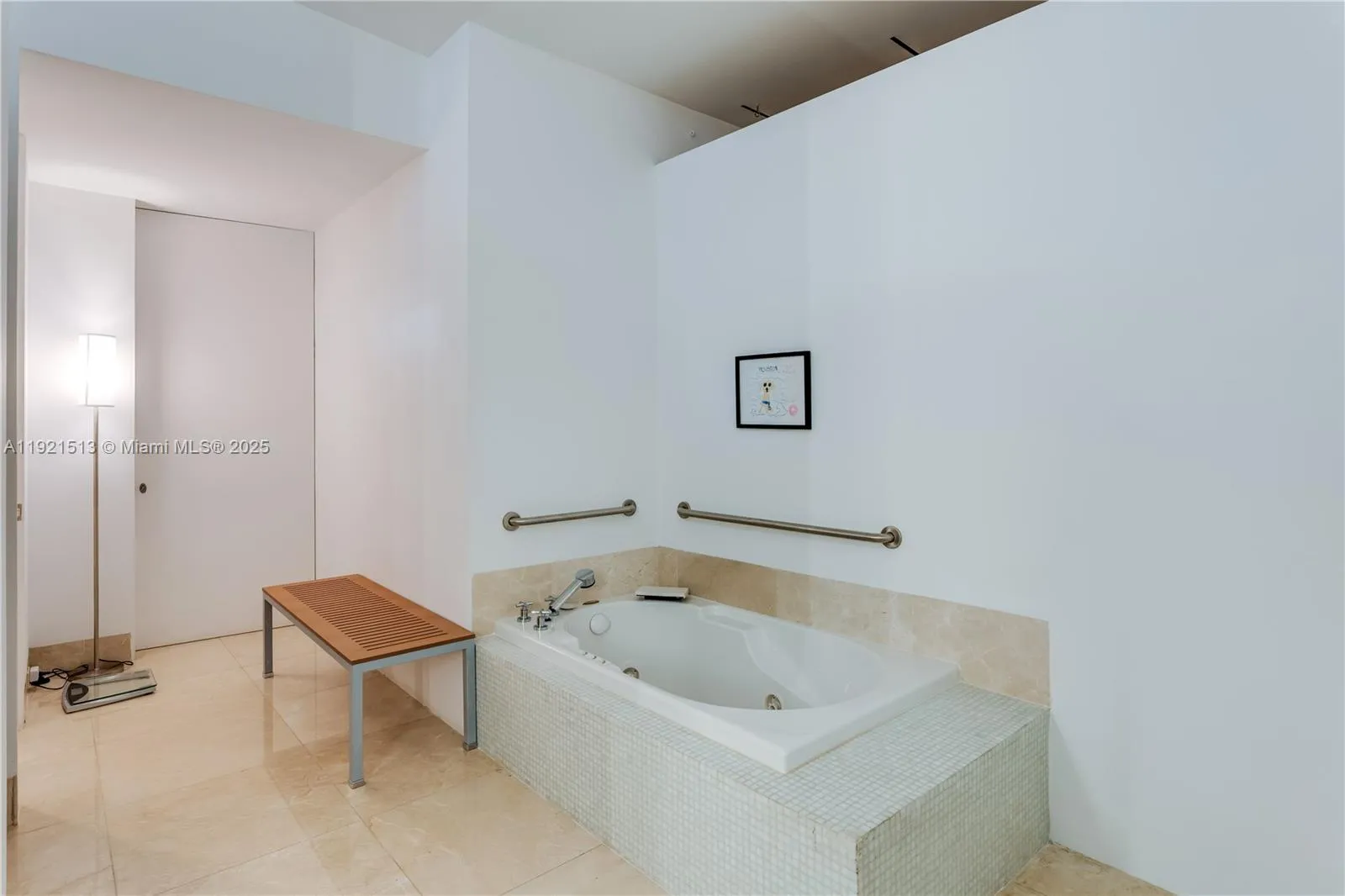 Key Biscayne, Florida 33149, United States, 3 Bedrooms Bedrooms, ,5 BathroomsBathrooms,Residential,Active,248828