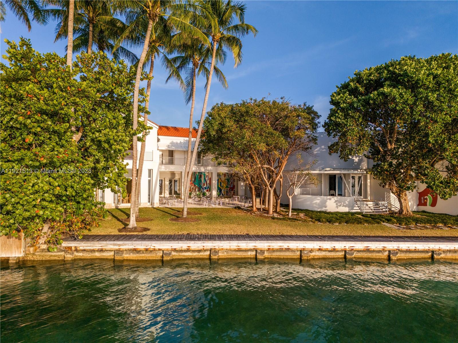 5 Harbor Pt, Key Biscayne, FL, 33149/$26,000,000 4 5 Harbor Pt