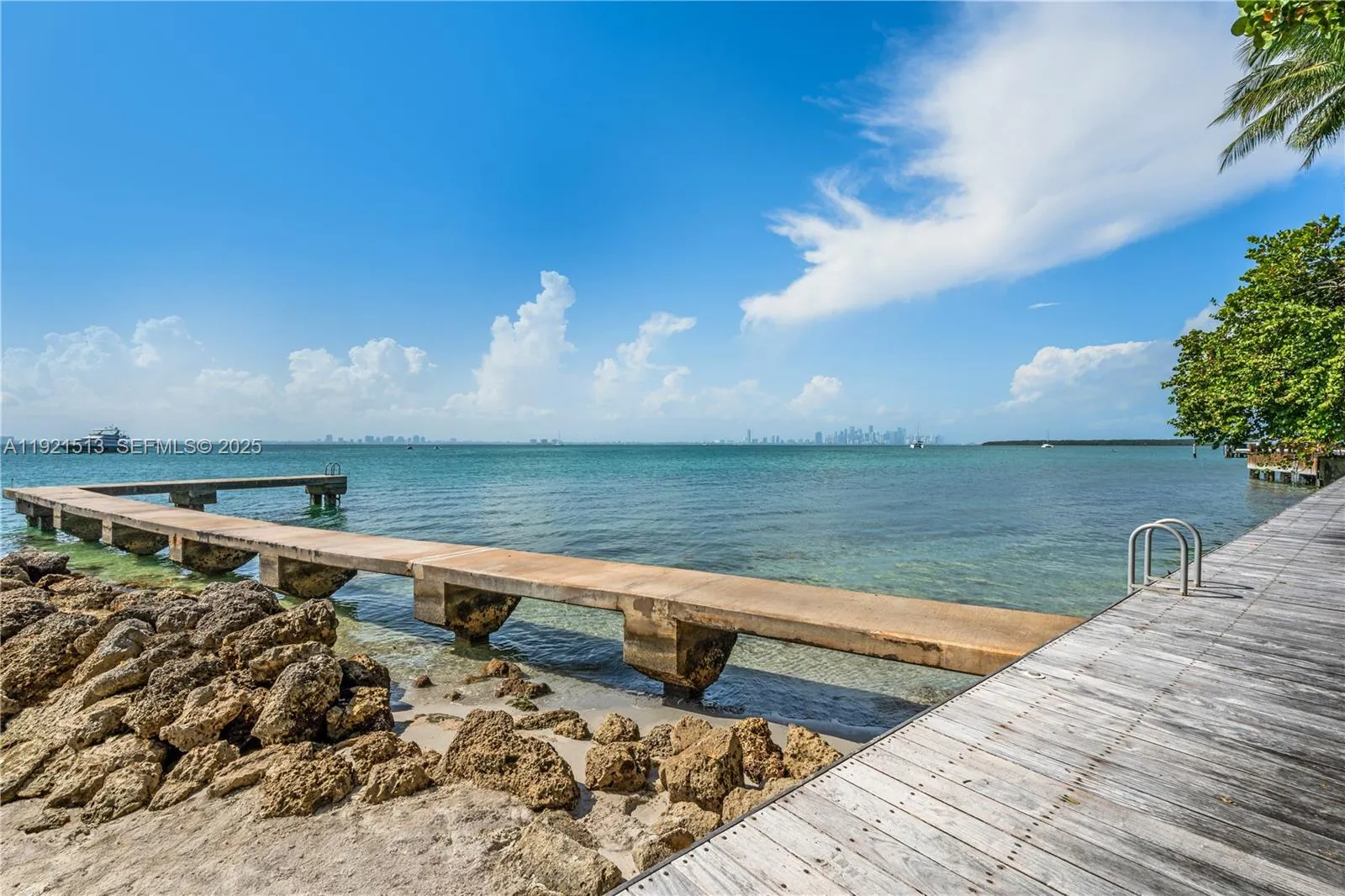 Key Biscayne, Florida 33149, United States, 3 Bedrooms Bedrooms, ,5 BathroomsBathrooms,Residential,Active,248828