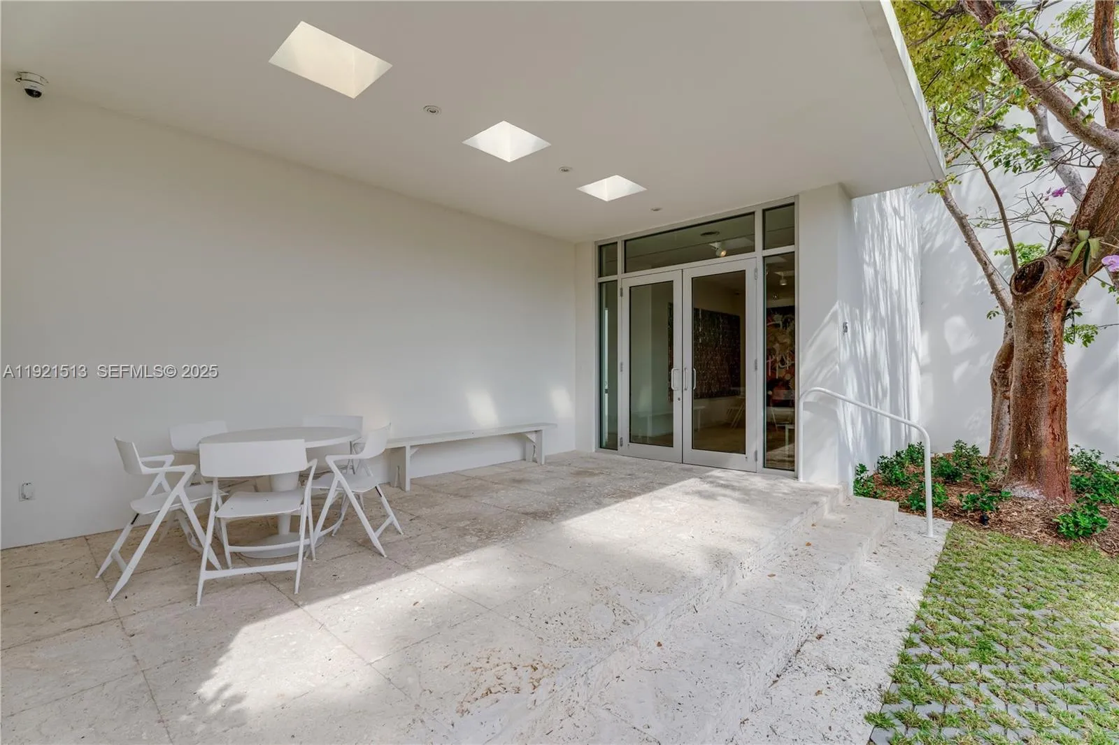 Key Biscayne, Florida 33149, United States, 3 Bedrooms Bedrooms, ,5 BathroomsBathrooms,Residential,Active,248828