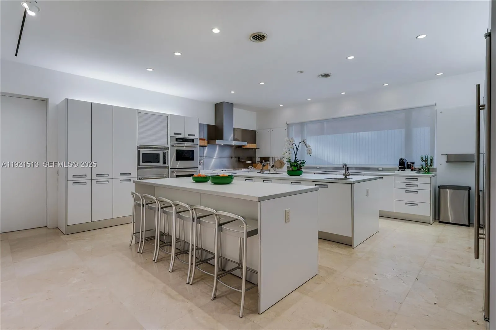 Key Biscayne, Florida 33149, United States, 3 Bedrooms Bedrooms, ,5 BathroomsBathrooms,Residential,Active,248828