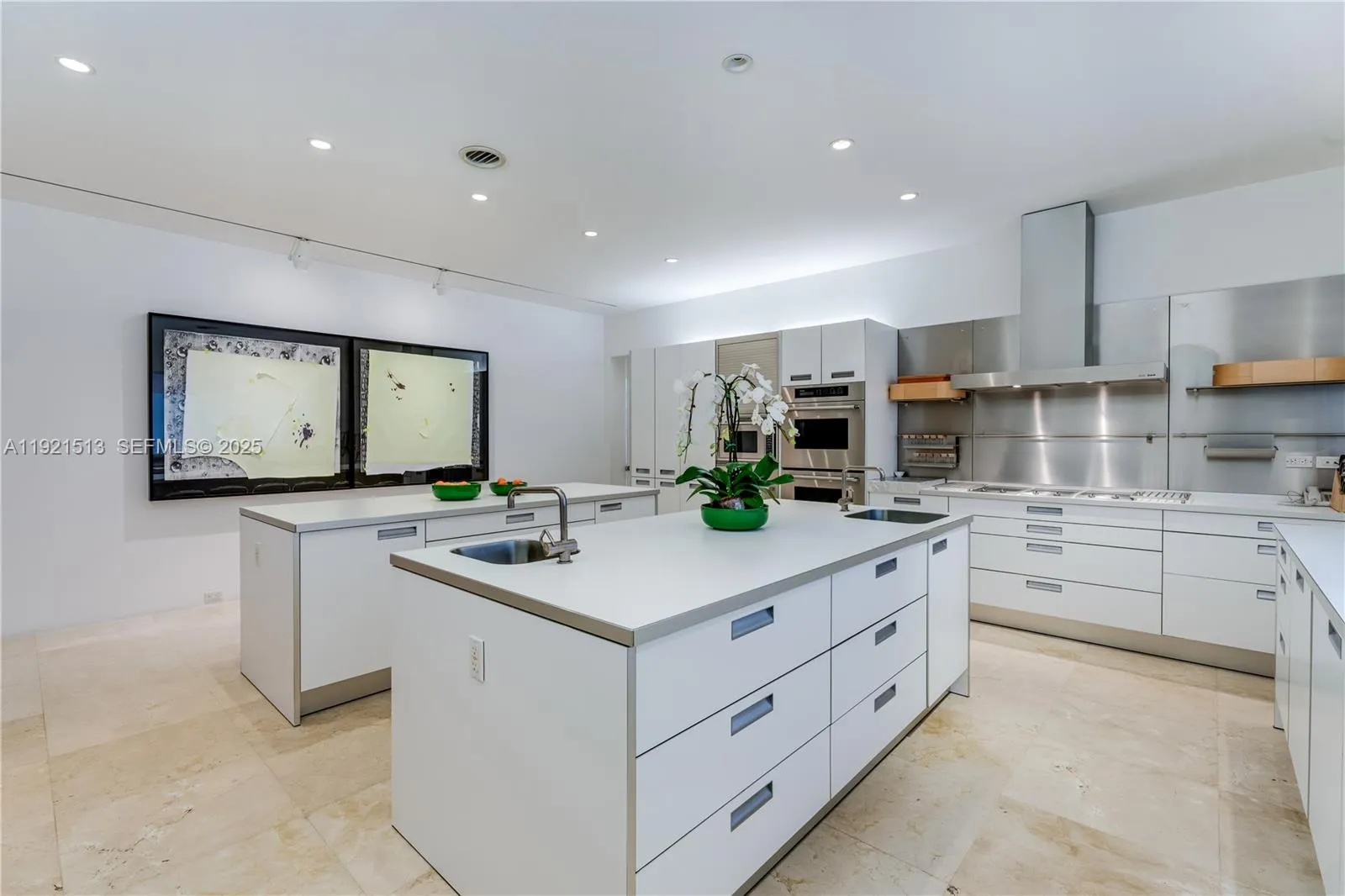 Key Biscayne, Florida 33149, United States, 3 Bedrooms Bedrooms, ,5 BathroomsBathrooms,Residential,Active,248828