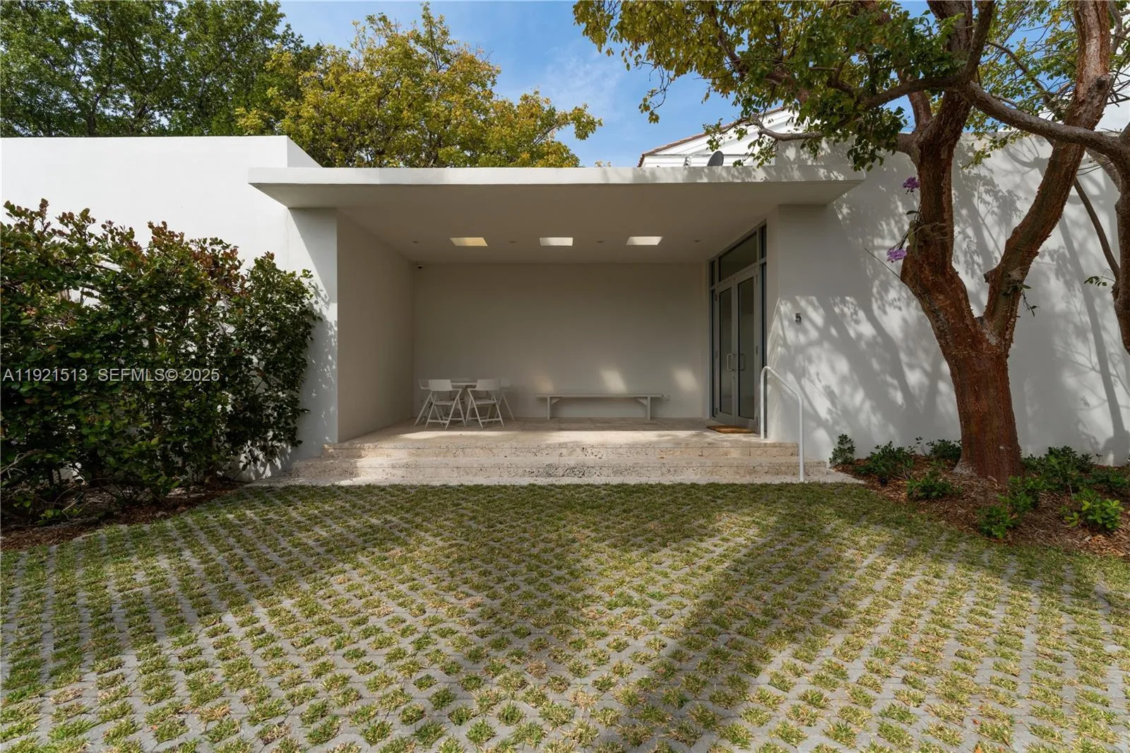 Key Biscayne, Florida 33149, United States, 3 Bedrooms Bedrooms, ,5 BathroomsBathrooms,Residential,Active,248828