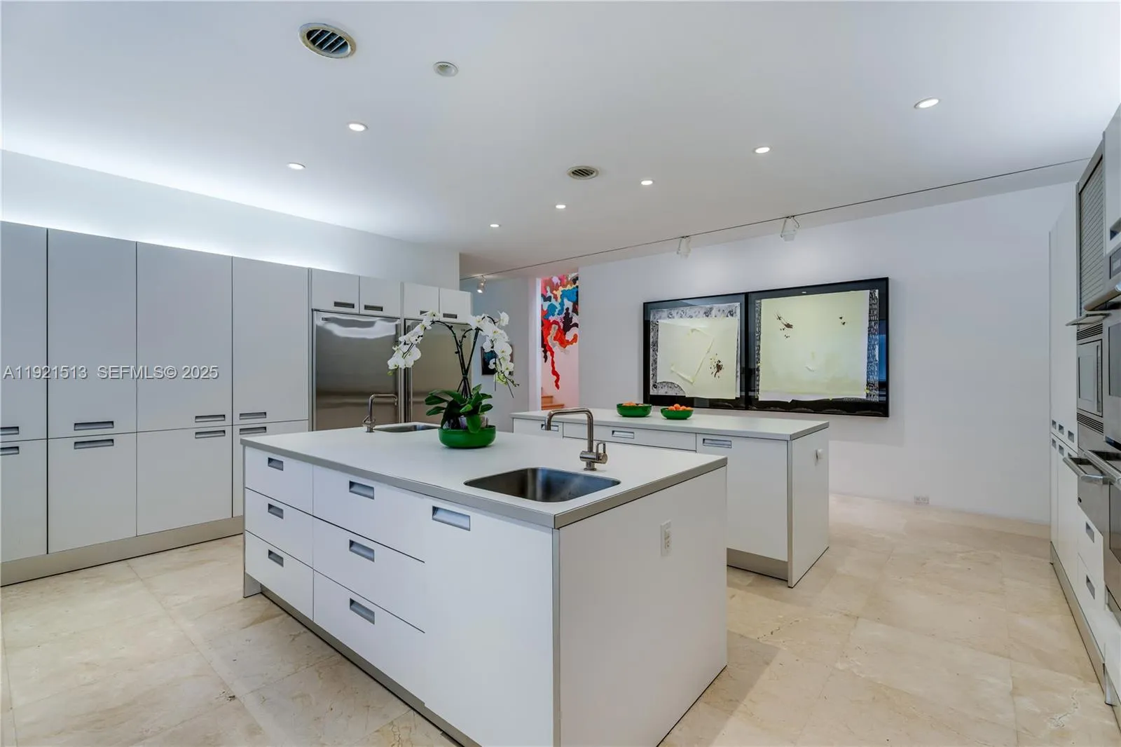 Key Biscayne, Florida 33149, United States, 3 Bedrooms Bedrooms, ,5 BathroomsBathrooms,Residential,Active,248828