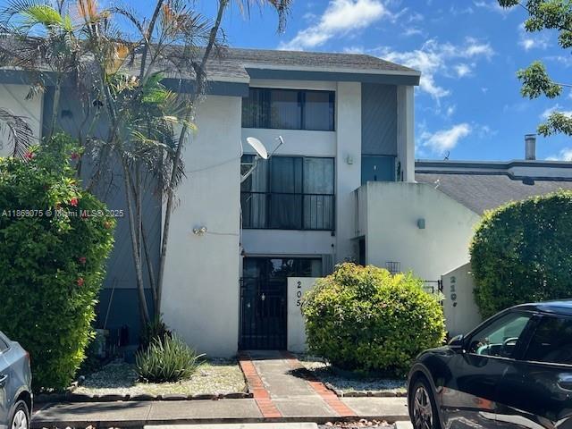 Spacious and well-located in the heart of West Kendall, this unit is ideal for a new family. Just minutes from West Kendall Baptist Hospital and close to major highways, top-rated schools, shopping, dining, and places of worship. Enjoy comfort, convenience, and a vibrant lifestyle in one of the area's most desirable locations.