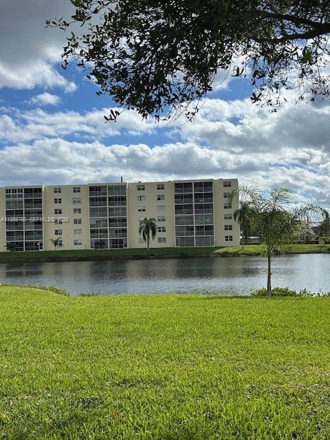 MEADOWBROOK LAKES VIEW CO - Residential