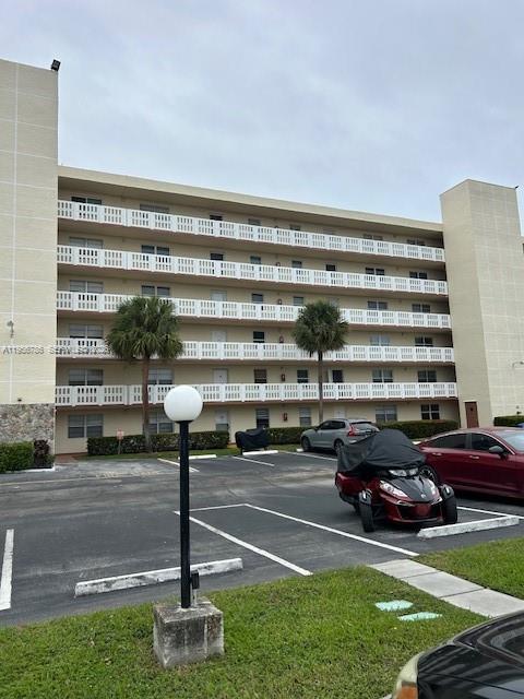 MEADOWBROOK LAKES VIEW CO - Residential