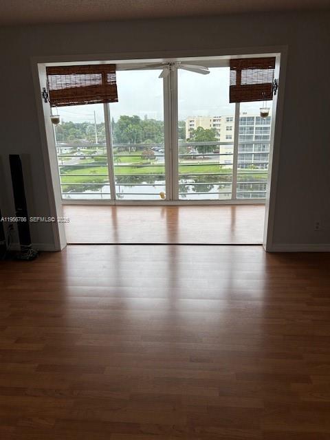 MEADOWBROOK LAKES VIEW CO - Residential