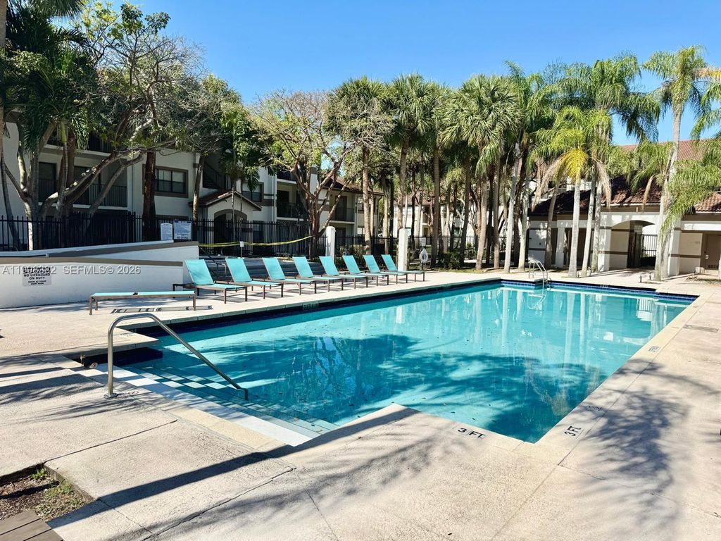 Photo of 550 S Park Rd #36-8, Hollywood, FL 33021 (MLS # A11998382)