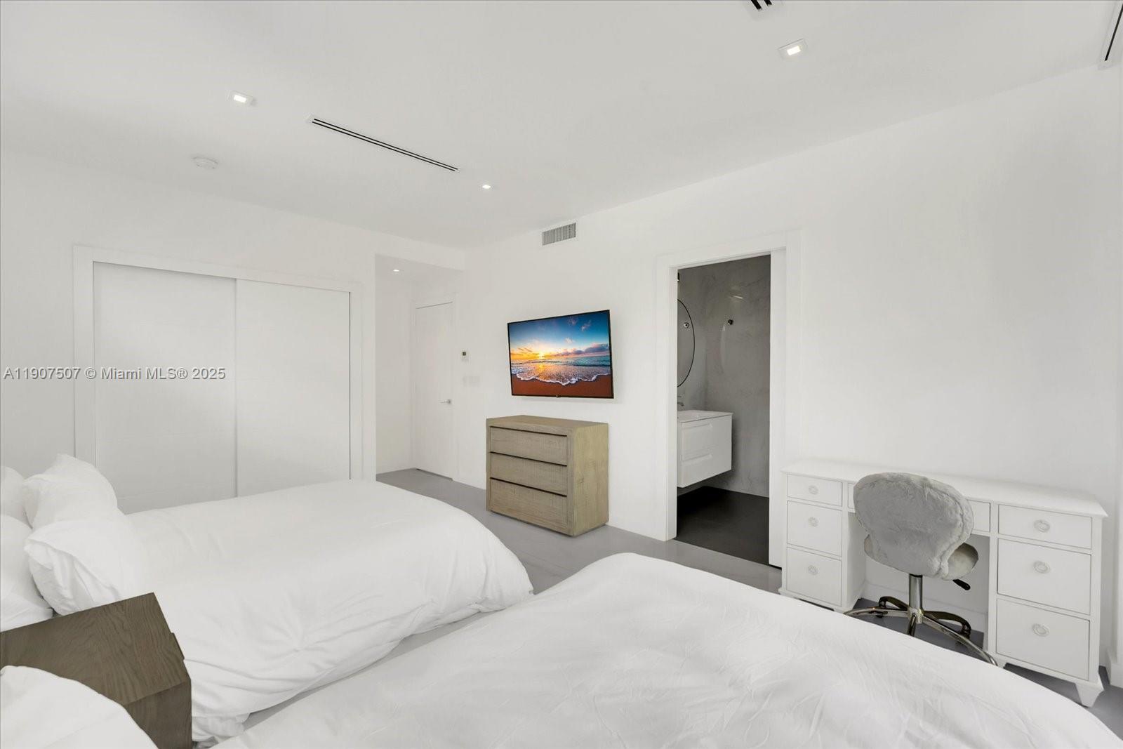 ALTOS DEL MAR NO 1 - Residential