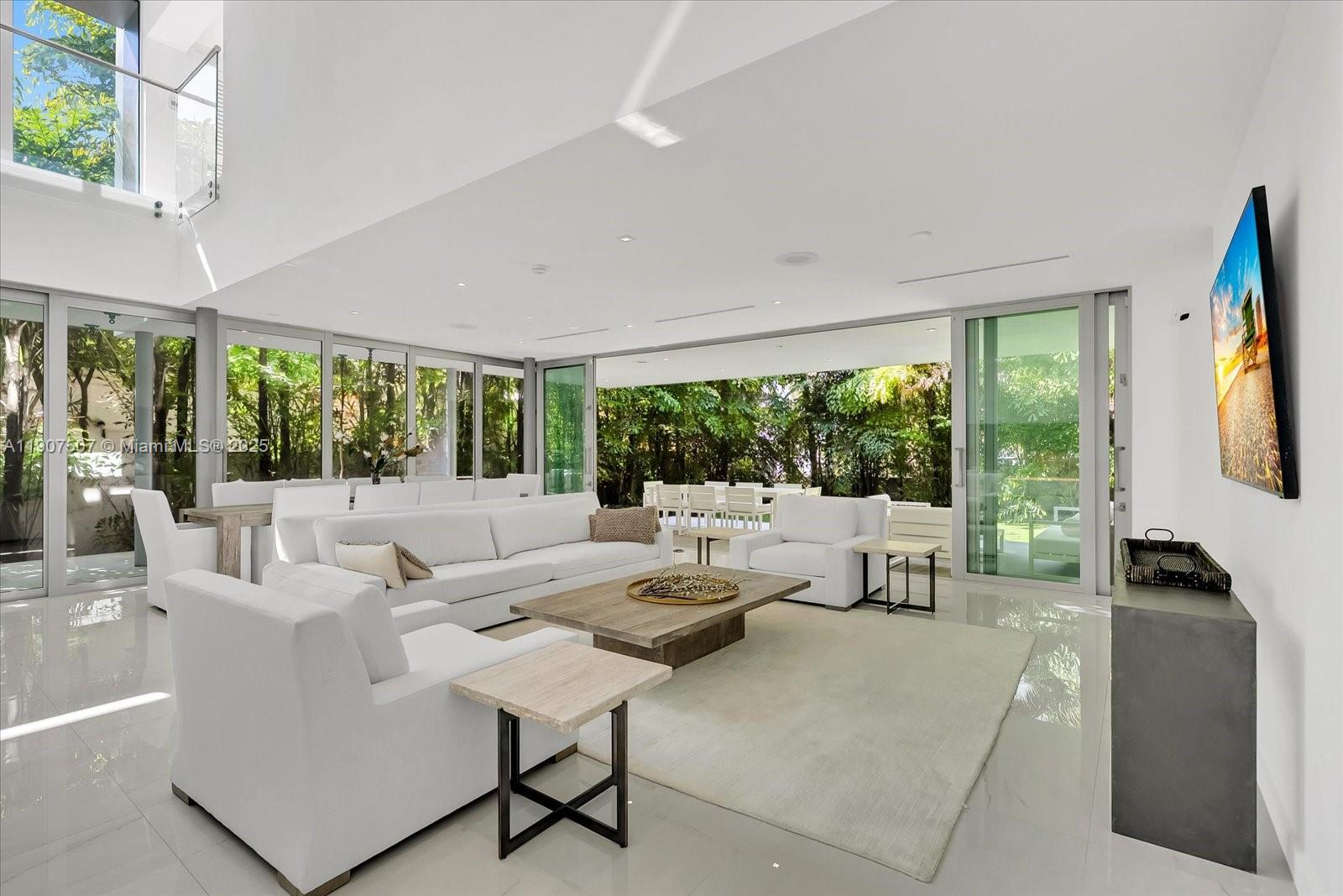 ALTOS DEL MAR NO 1 - Residential