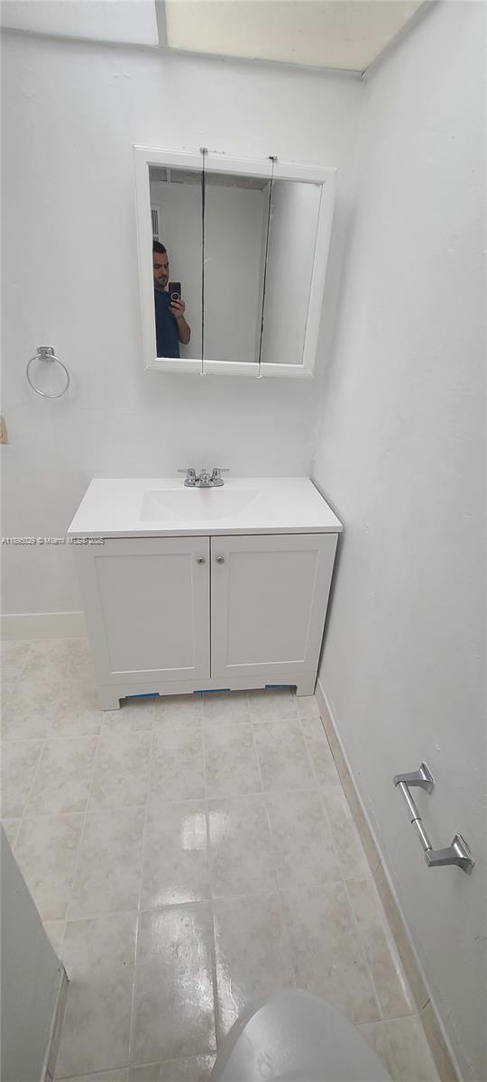 SAMARI LAKE EAST CONDO - Residential Lease