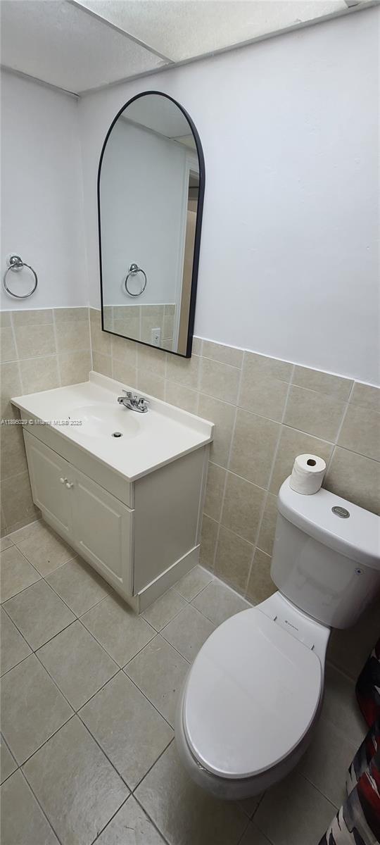 SAMARI LAKE EAST CONDO - Residential Lease