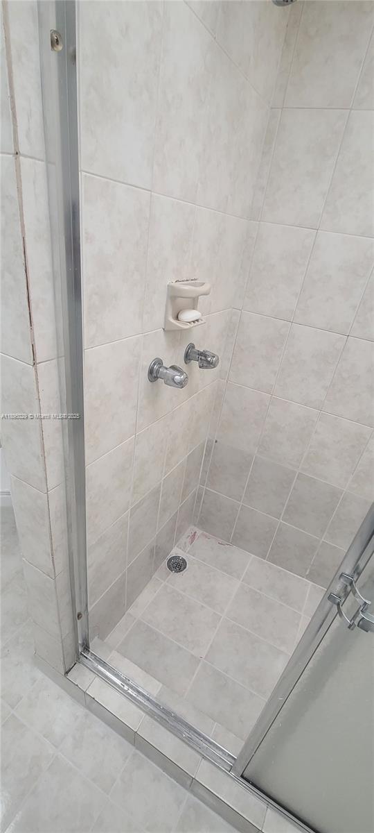 SAMARI LAKE EAST CONDO - Residential Lease