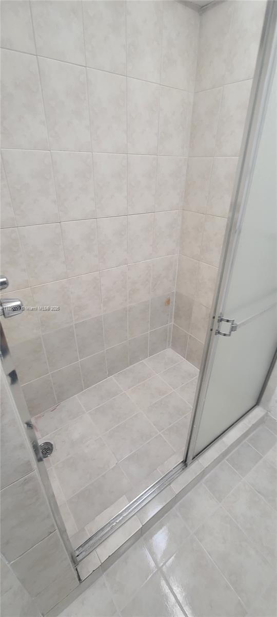 SAMARI LAKE EAST CONDO - Residential Lease