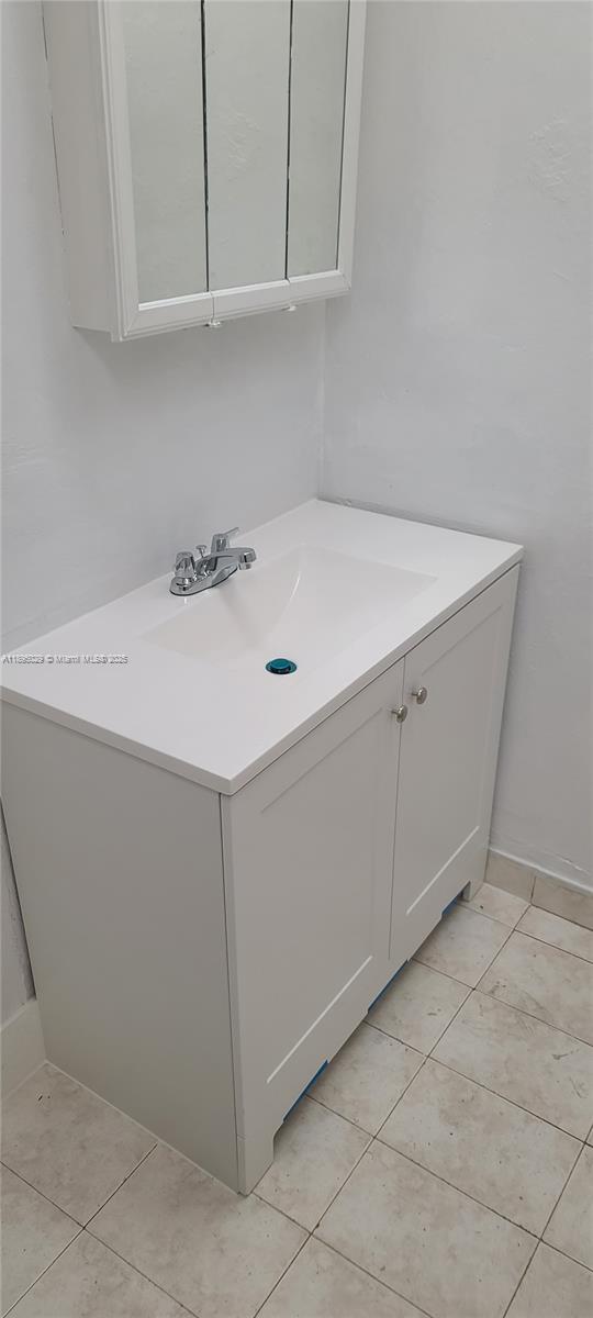 SAMARI LAKE EAST CONDO - Residential Lease