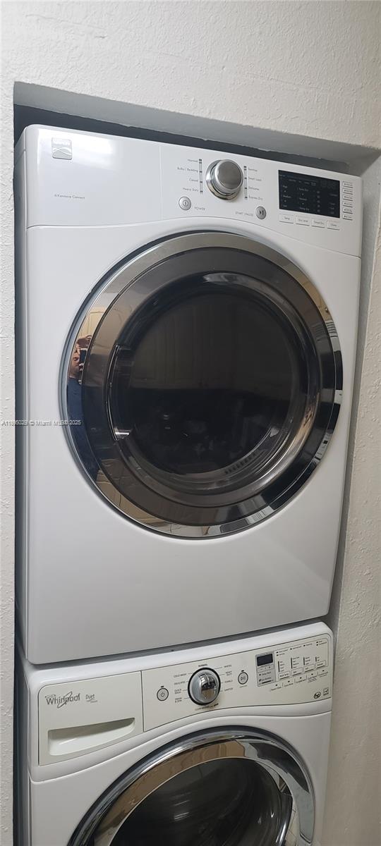 SAMARI LAKE EAST CONDO - Residential Lease