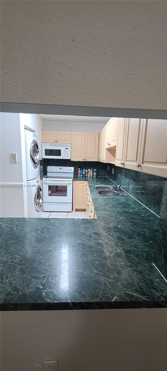10000 NW 80th Ct 2214