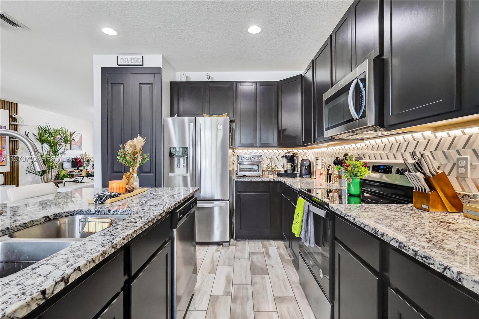 RESIDENCES AT PALM AIRE - Residential