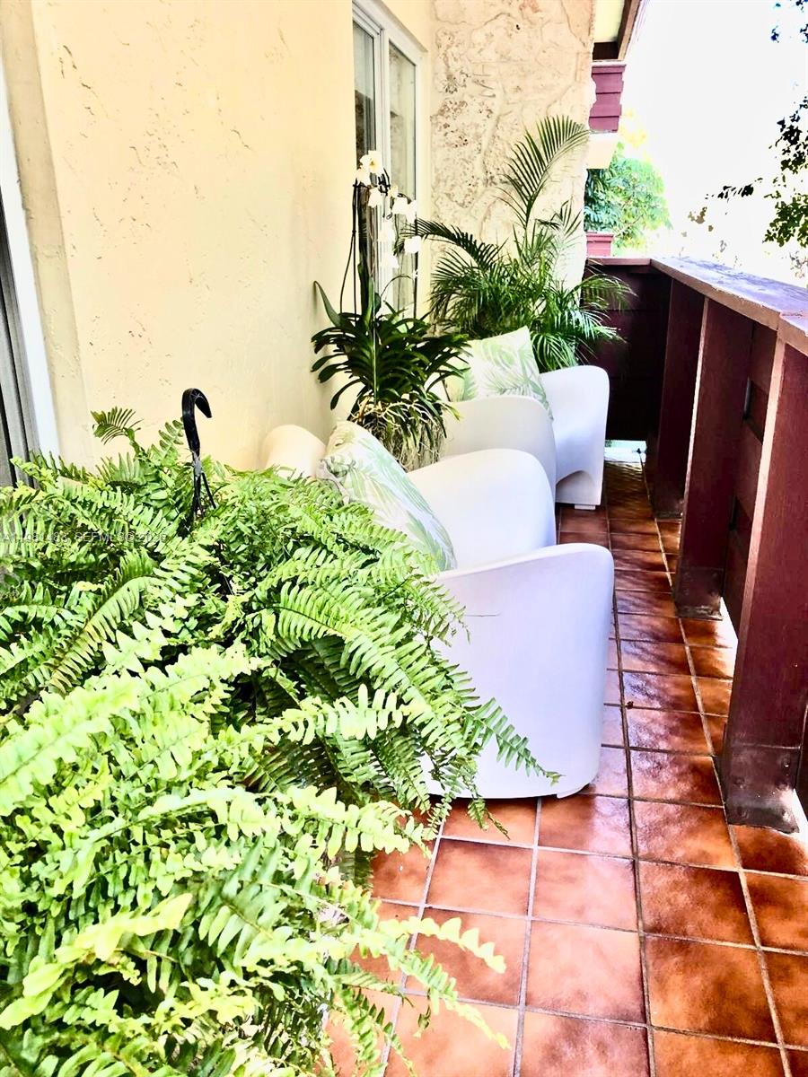 VILLA CAPRI CONDO - Residential