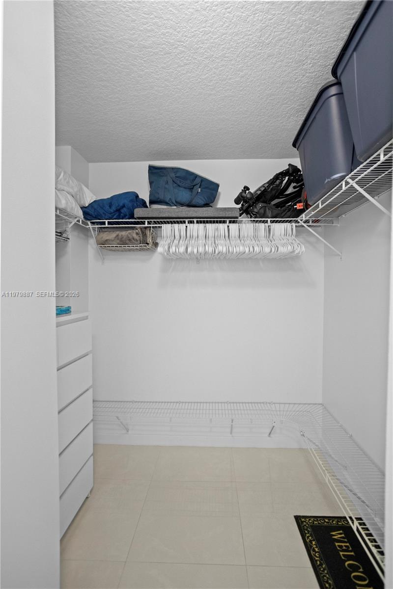 SHERIDAN BEACH CLUB CONDO - Residential Lease