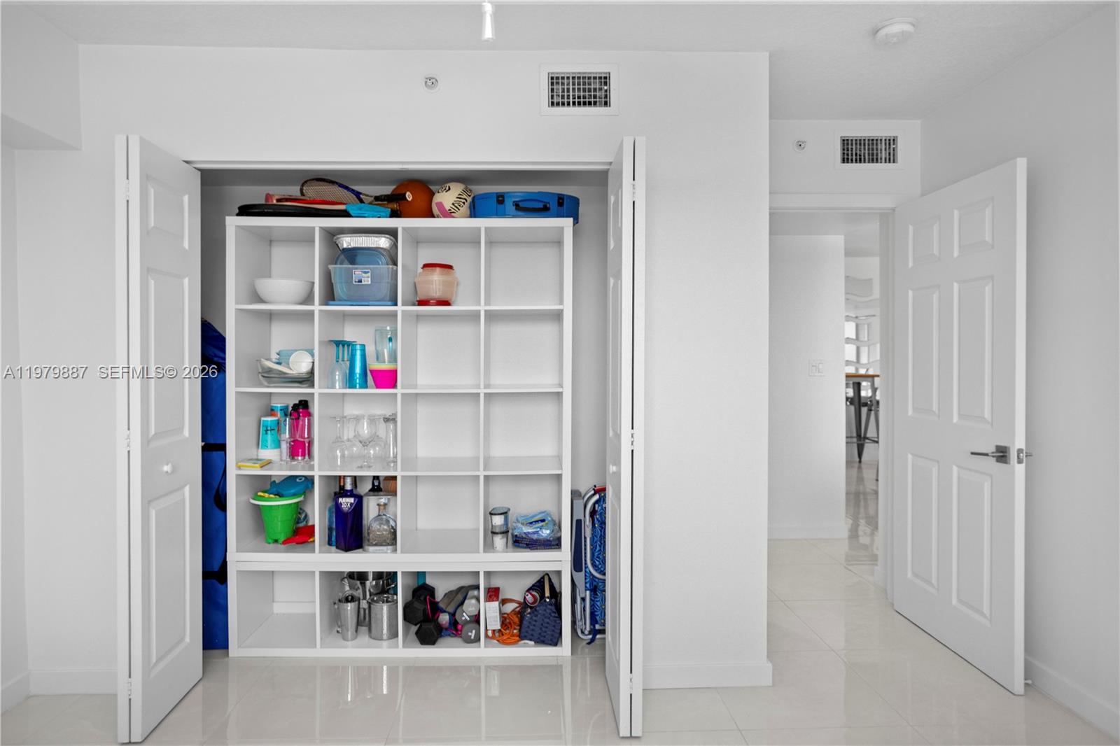 SHERIDAN BEACH CLUB CONDO - Residential Lease