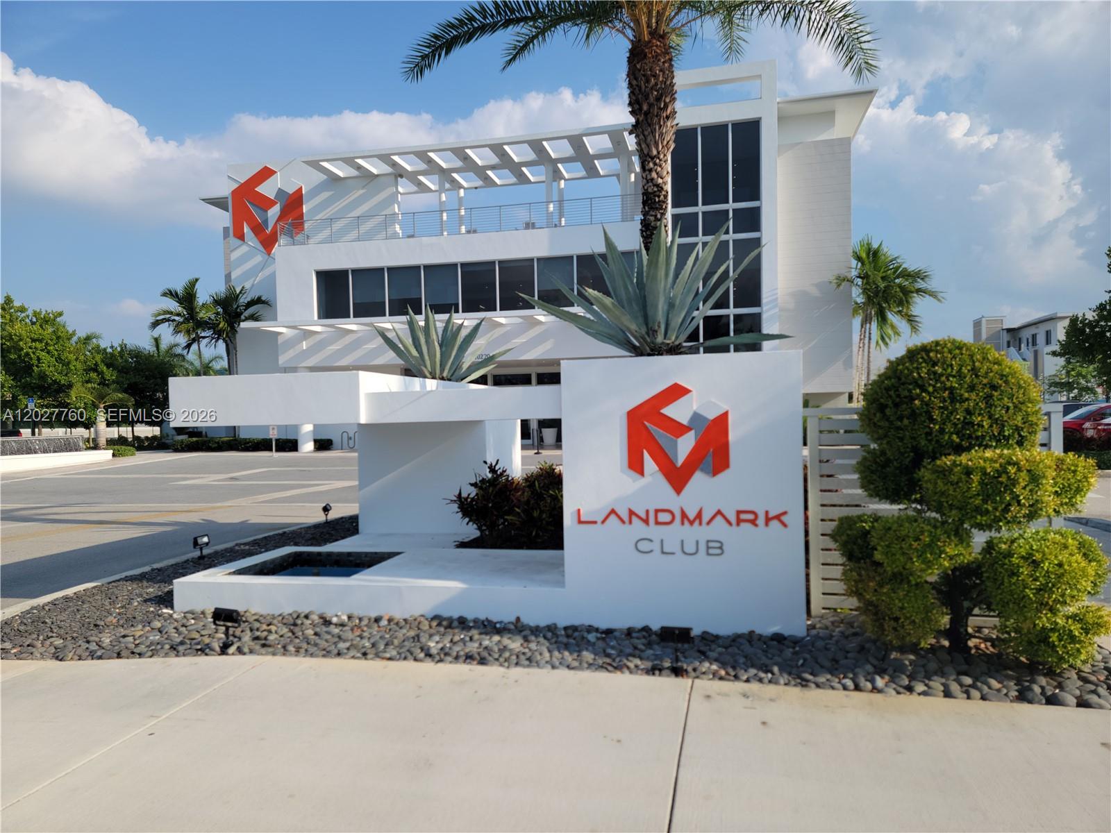 LANDMARK AT DORAL - Residential