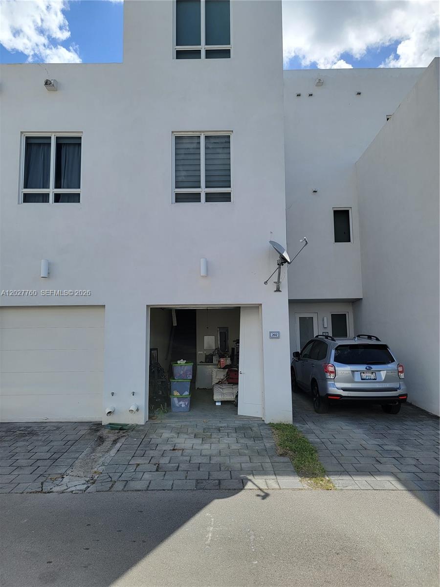 LANDMARK AT DORAL - Residential
