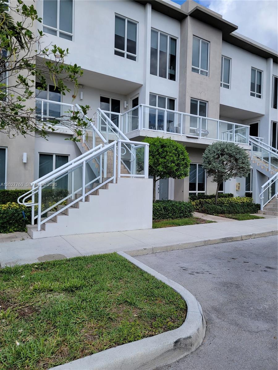 LANDMARK AT DORAL - Residential