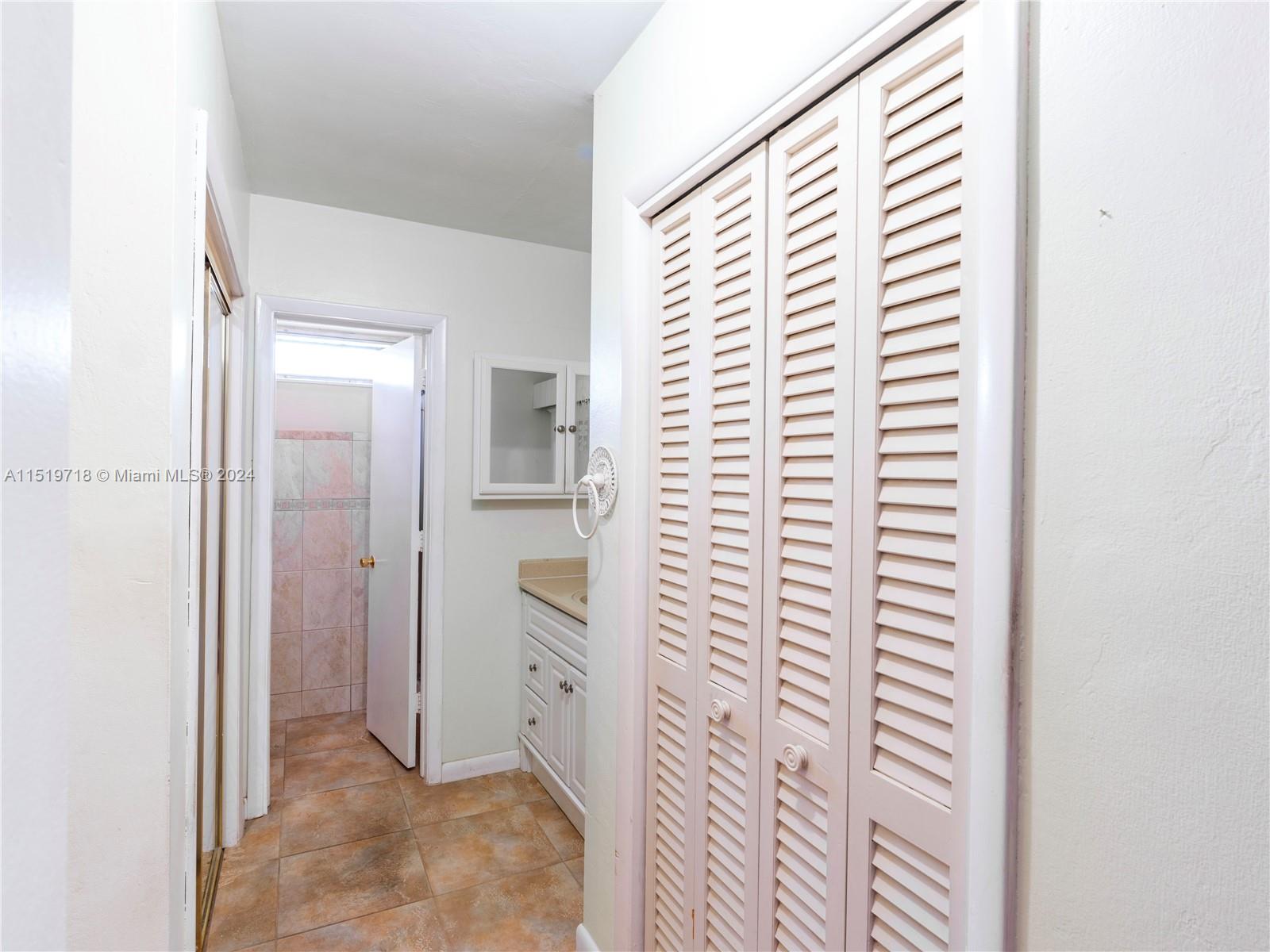CORAL GARDENS - Residential
