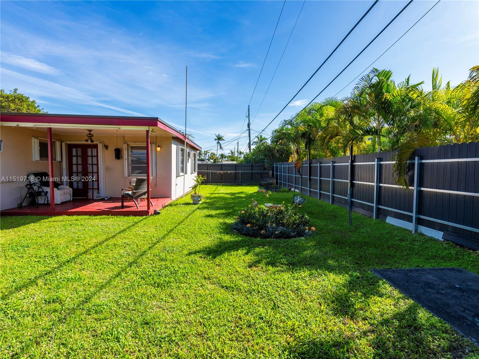 CORAL GARDENS - Residential