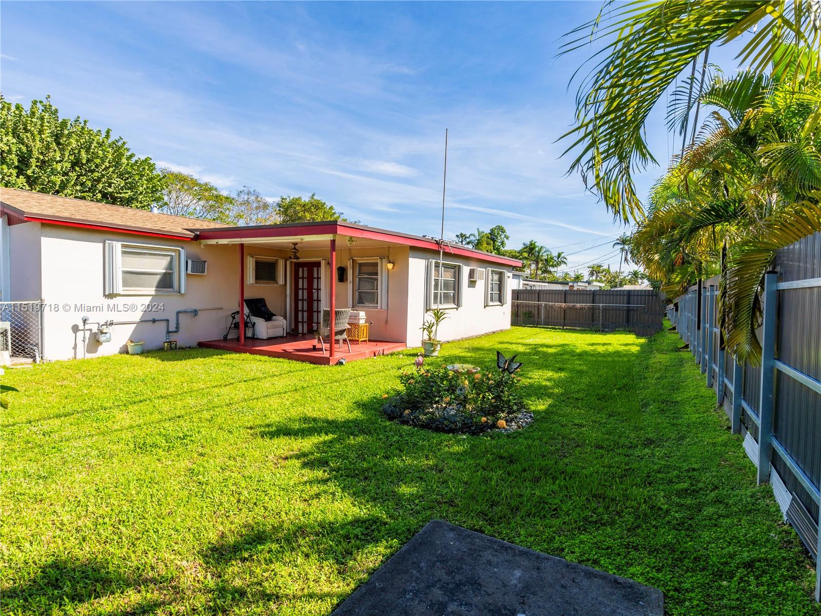 CORAL GARDENS - Residential