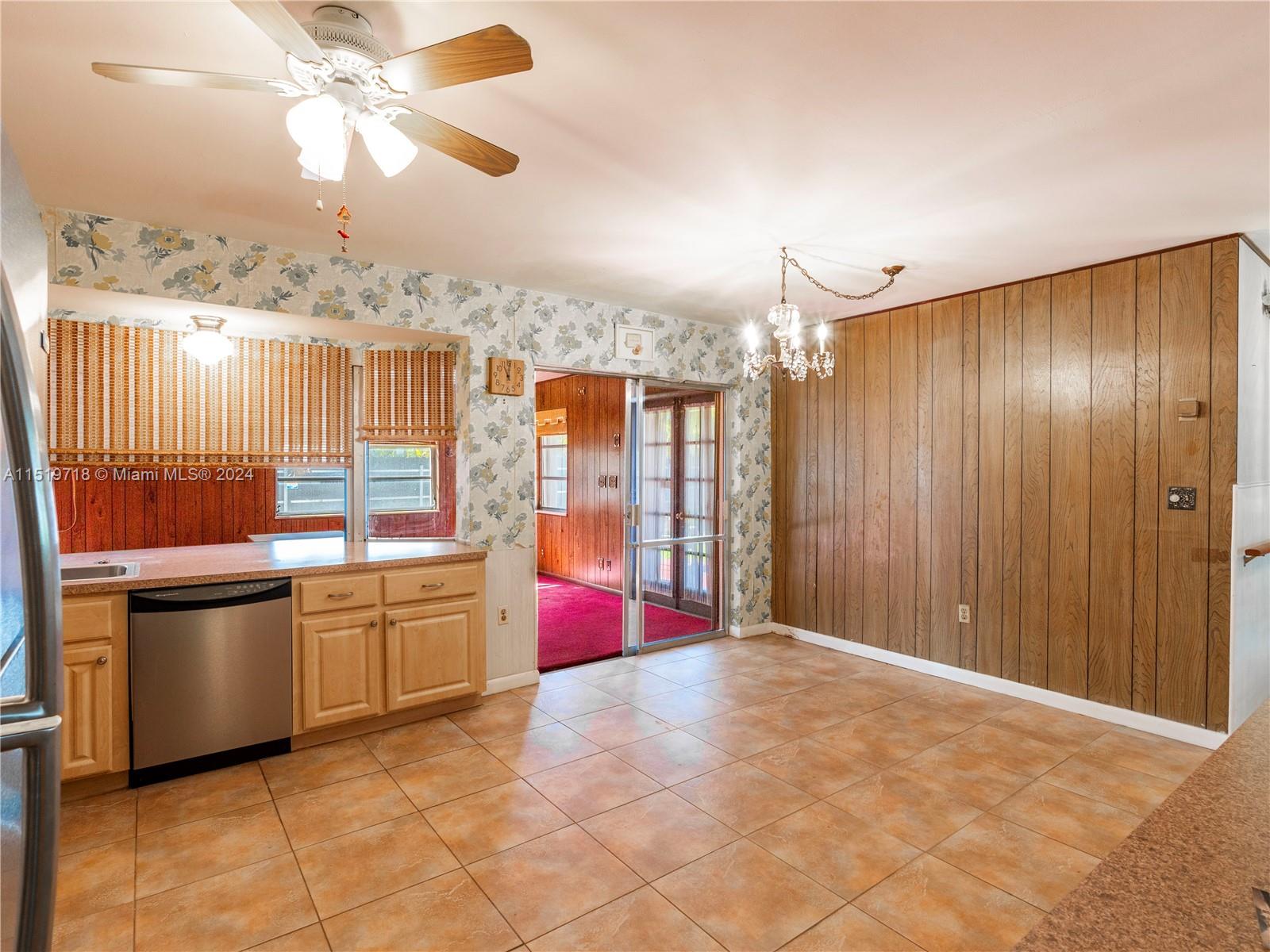 CORAL GARDENS - Residential